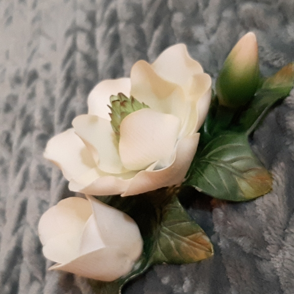 Flower candle holder - Picture 3 of 6